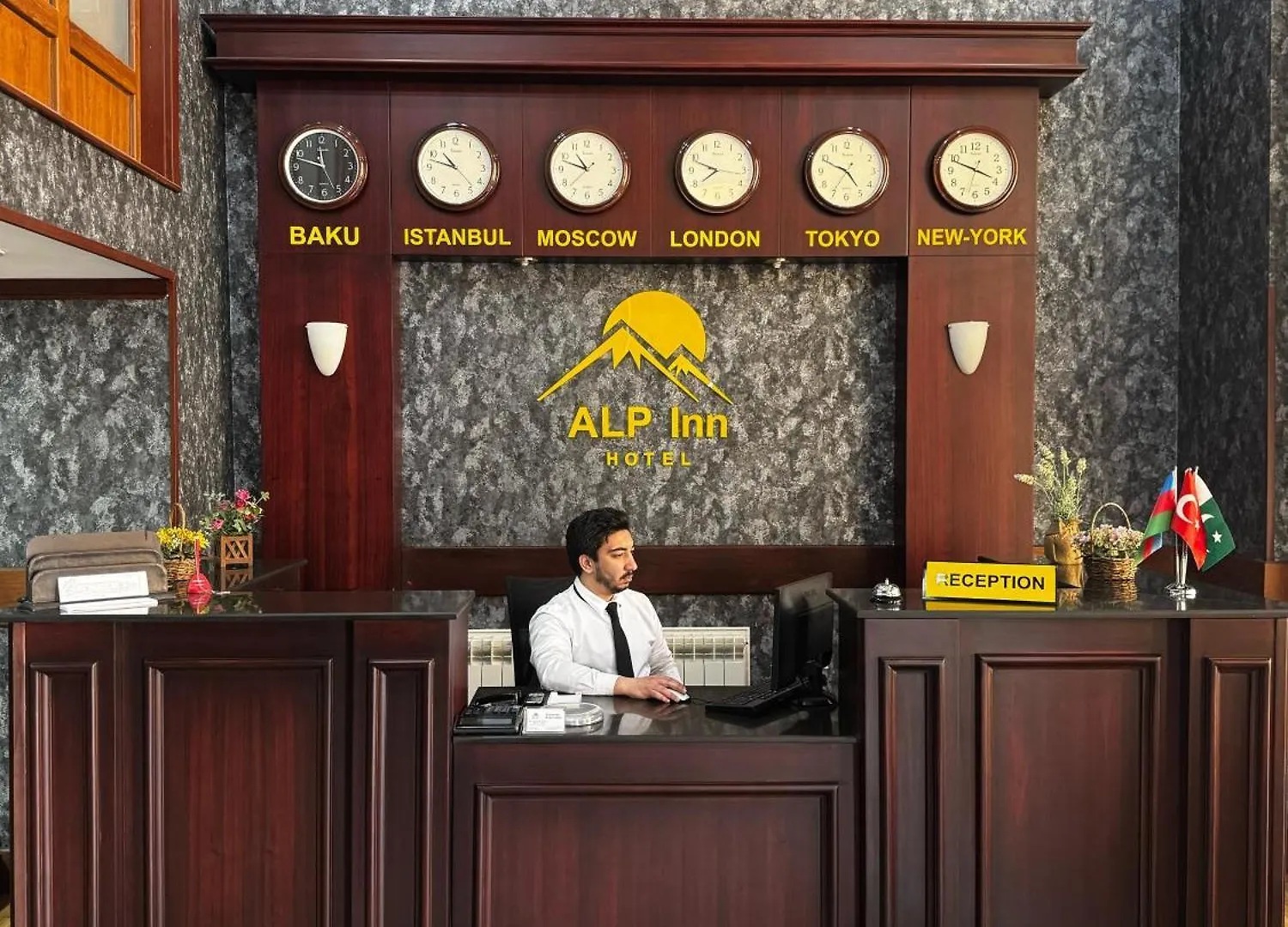 Alp Inn Hotel Baku 4*,