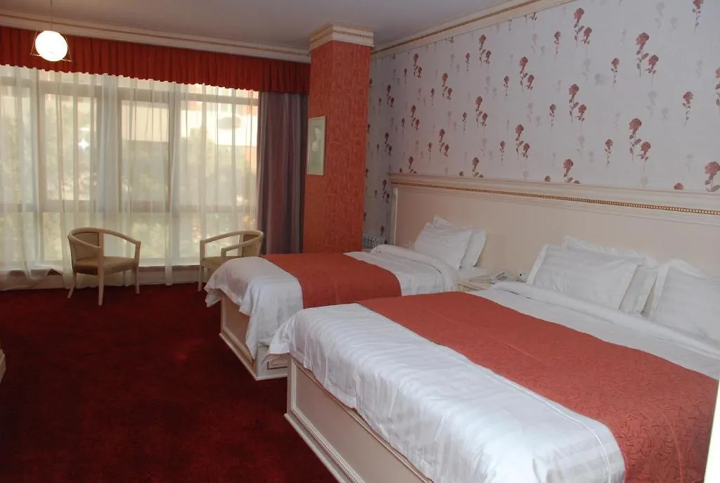 Alp Inn Hotel Baku 4*,