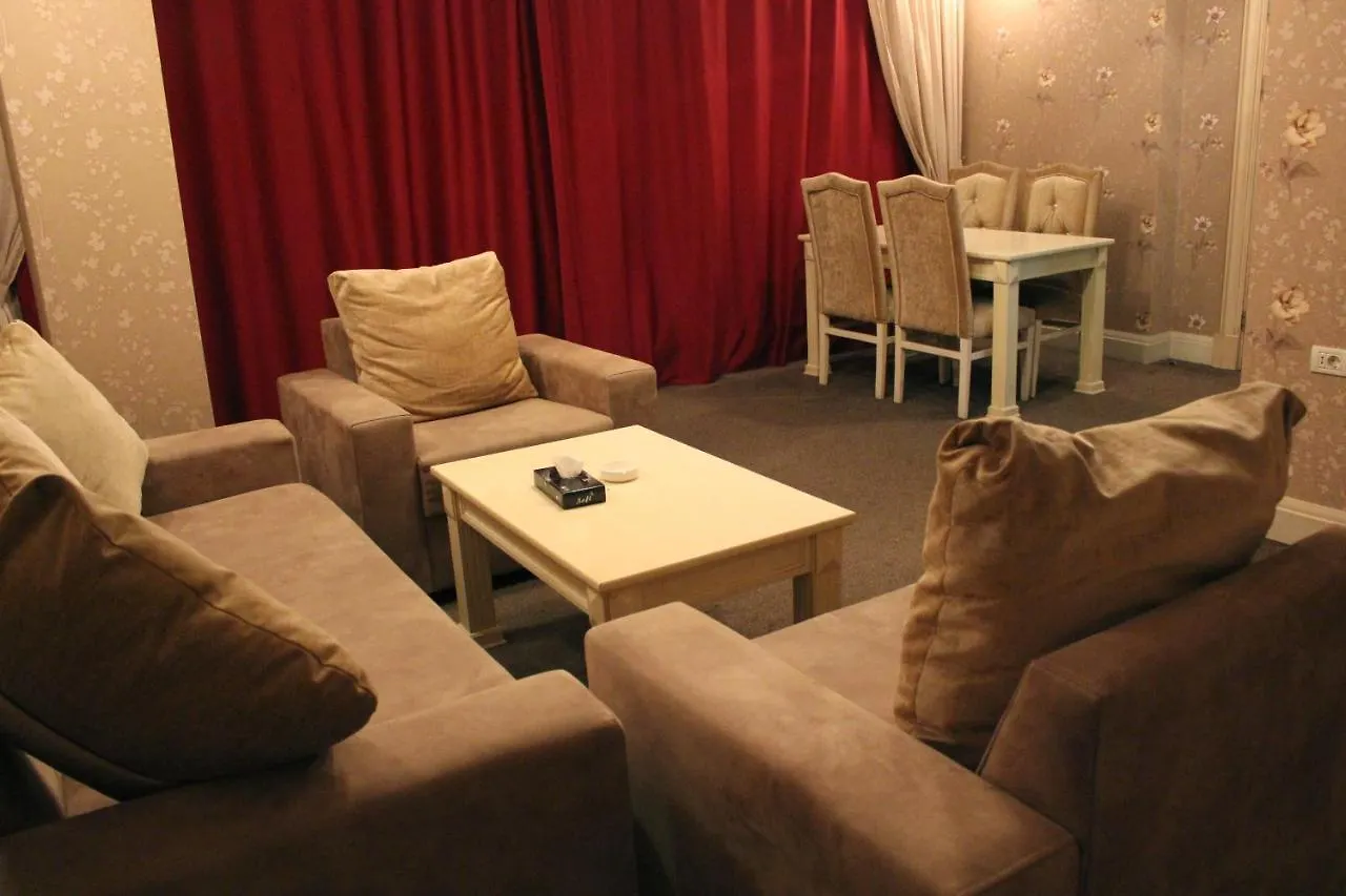 Alp Inn Hotel Baku 4*,