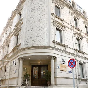 Nemi Center Отель